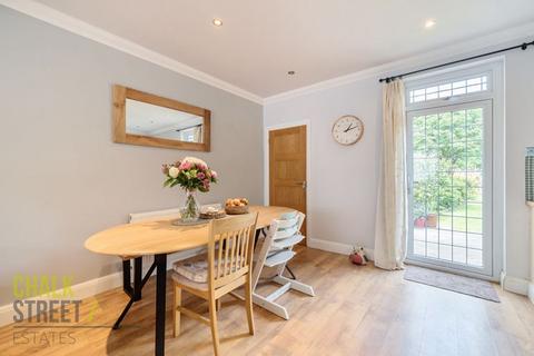 5 Cavenham Gardens, Hornchurch, RM11 2AU