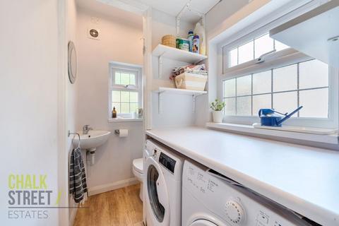5 Cavenham Gardens, Hornchurch, RM11 2AU