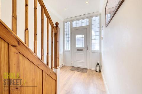 5 Cavenham Gardens, Hornchurch, RM11 2AU