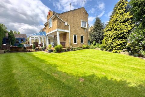 5 bedroom detached house for sale, Henley Avenue, Dewsbury, Wakefield, West Yorkshire, WF12 0JP