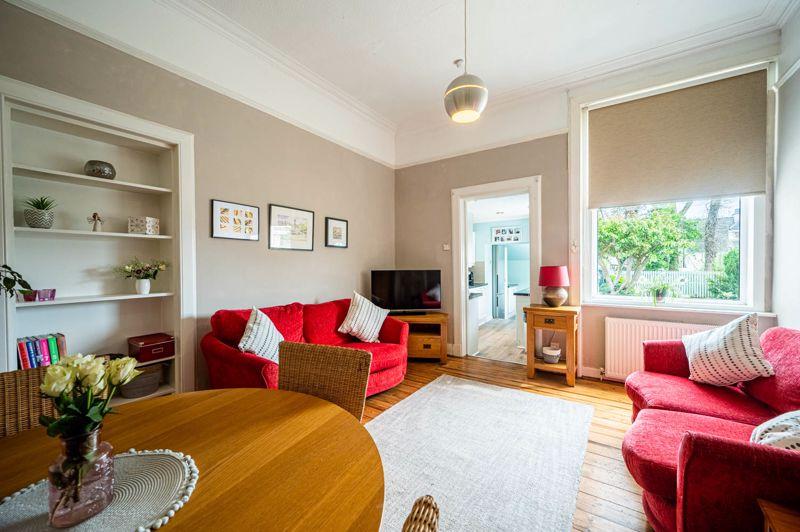 Living Room / Dining