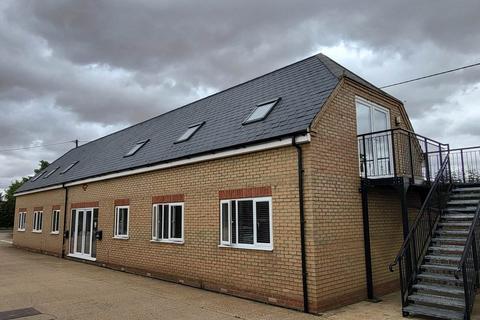 Property to rent - New Farm Barns, Tadlow, Royston