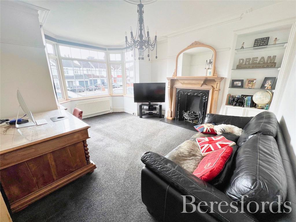 Deyncourt Gardens, Upminster, RM14 4 bed semidetached house for sale