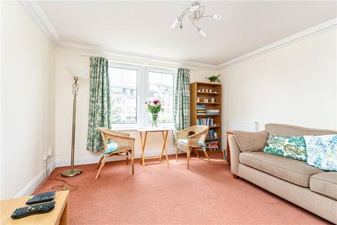8/9 Powderhall Rigg, Edinburgh, EH7 4GG