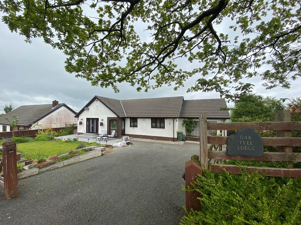 Llanllwni, Pencader, SA39 3 bed detached bungalow for sale £298,000