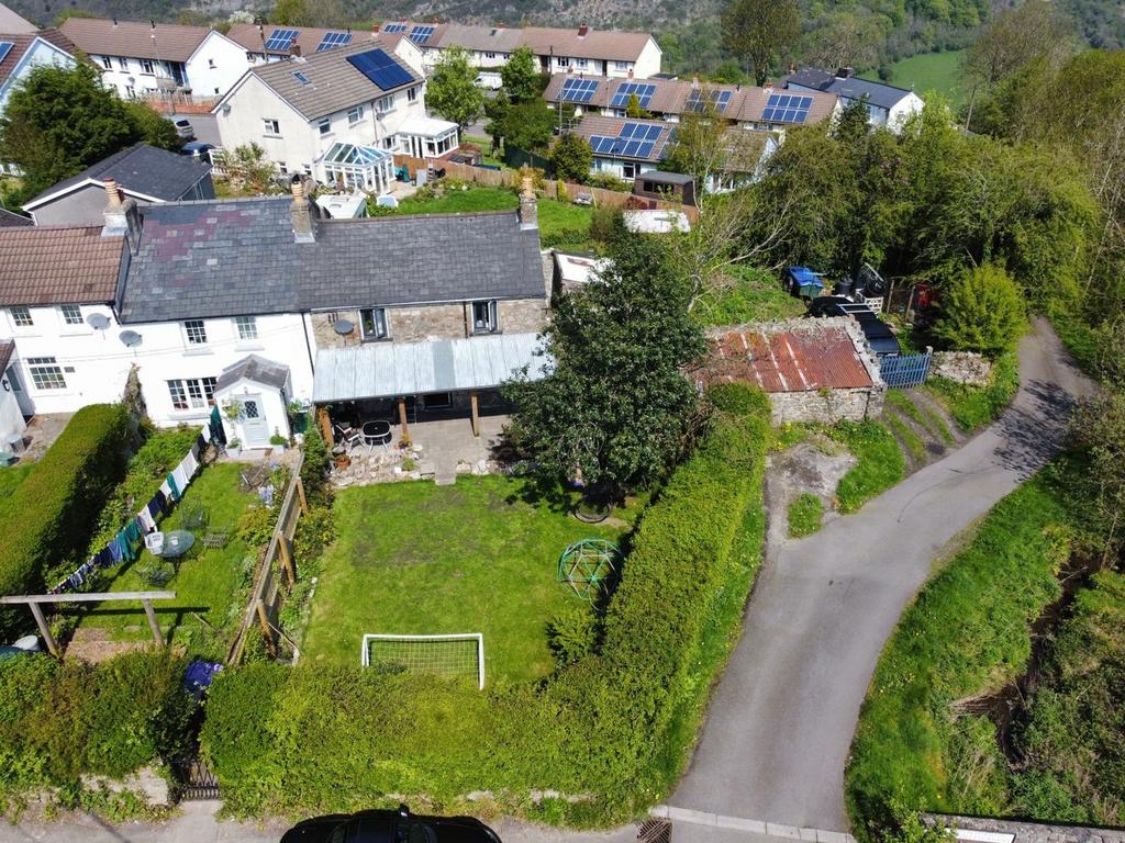 Waenllapria, Llanelly Hill... 3 bed cottage for sale £300,000