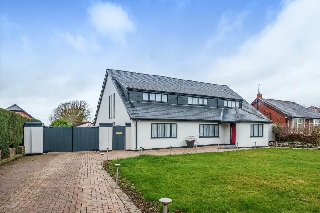 Croston Road, Farington Moss, Leyland, PR26 5 bed detached house £816,000