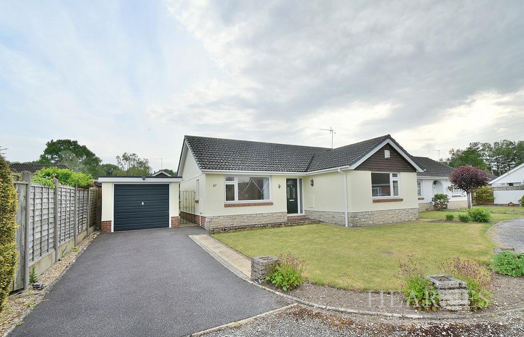 Leeson Drive, Ferndown, BH22 2 bed detached bungalow for sale £425,000