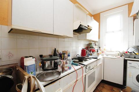 2 bedroom flat for sale - Valentines Road, ILFORD, IG1