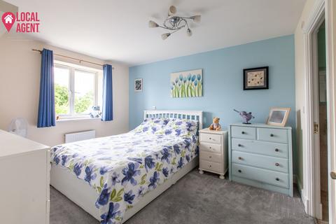 82 Sandringham Drive, Dartford, DA2 7WL
