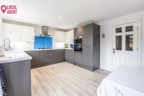 82 Sandringham Drive, Dartford, DA2 7WL