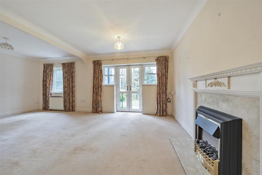 Wraymead Place, Wray Park Road, Reigate RH2 1 bed apartment for sale