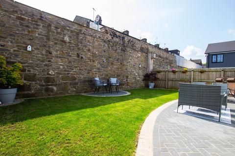 10 Balmoral Gardens, Darwen, BB3 2FH