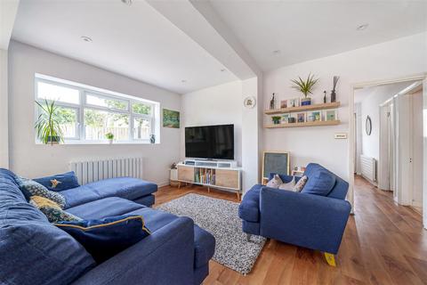 4 Hillside Road, Surbiton, KT5 8DR