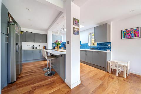 4 Hillside Road, Surbiton, KT5 8DR