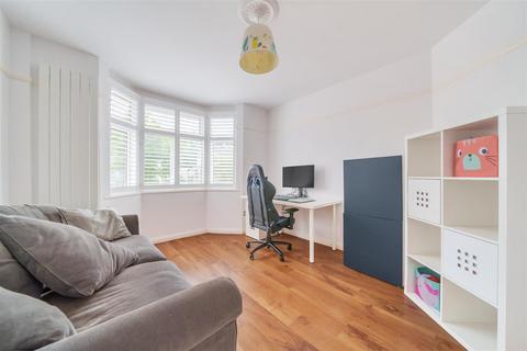 4 Hillside Road, Surbiton, KT5 8DR