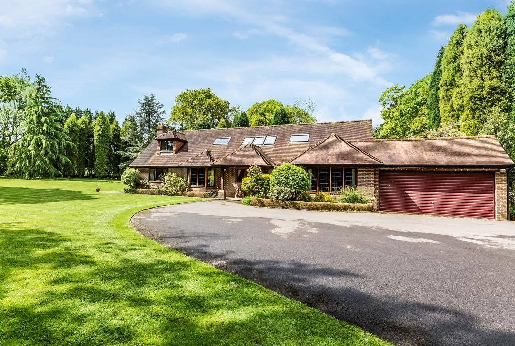 NEWDIGATE RD, BEARE GREEN, RH5 5 bed detached house £1,600,000