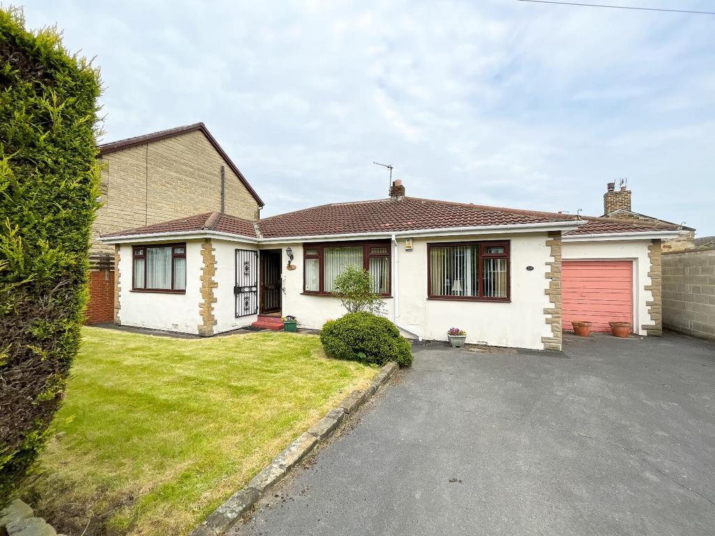 Kirkgate, Hanging Heaton, Batley 3 bed detached bungalow for sale £