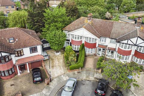 3 bedroom end of terrace house for sale, Beckenham Gardens, London