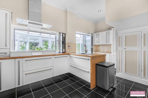 4 bedroom end of terrace house for sale - Lodge Drive, Palmers Green, N13