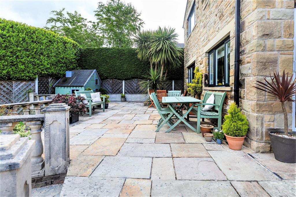 Patio 2.jpg