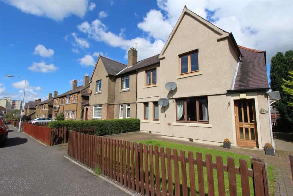 32 David Street, Dunfermline 2 bed flat £625 pcm (£144 pw)
