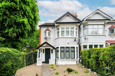 82a Kings Head Hill, London, E4 7LY