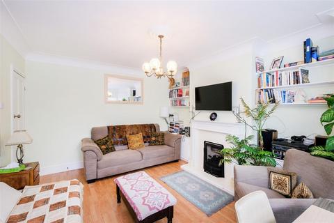82a Kings Head Hill, London, E4 7LY