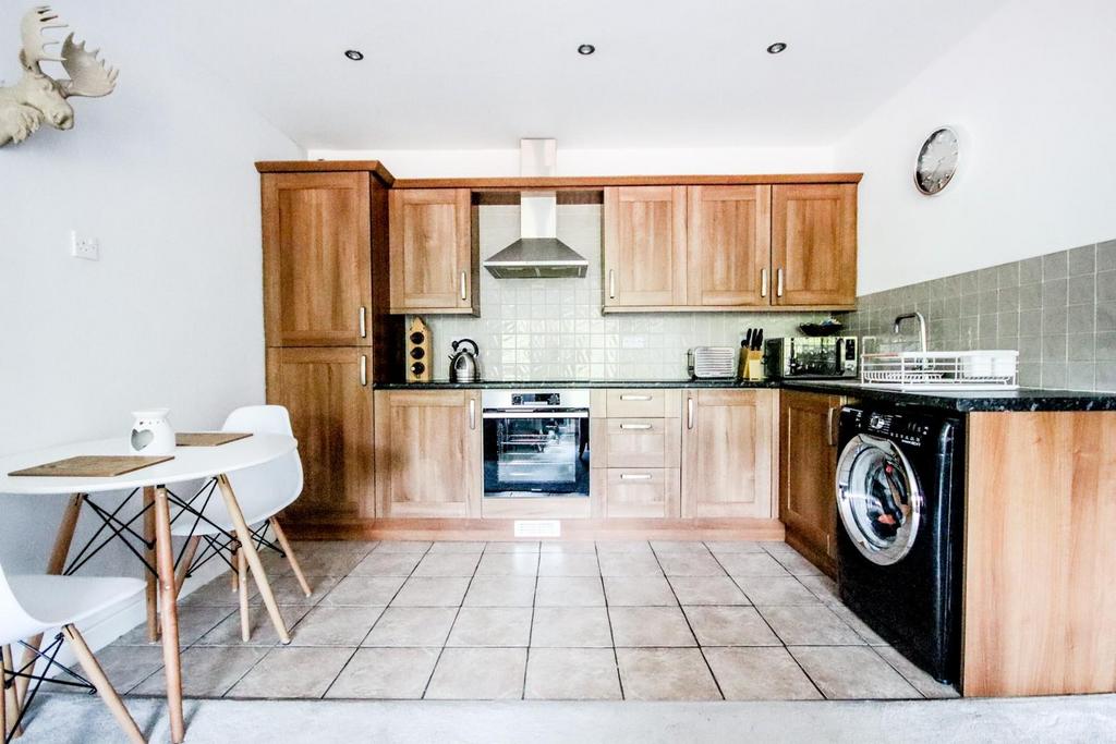 Lounge/Kitchen