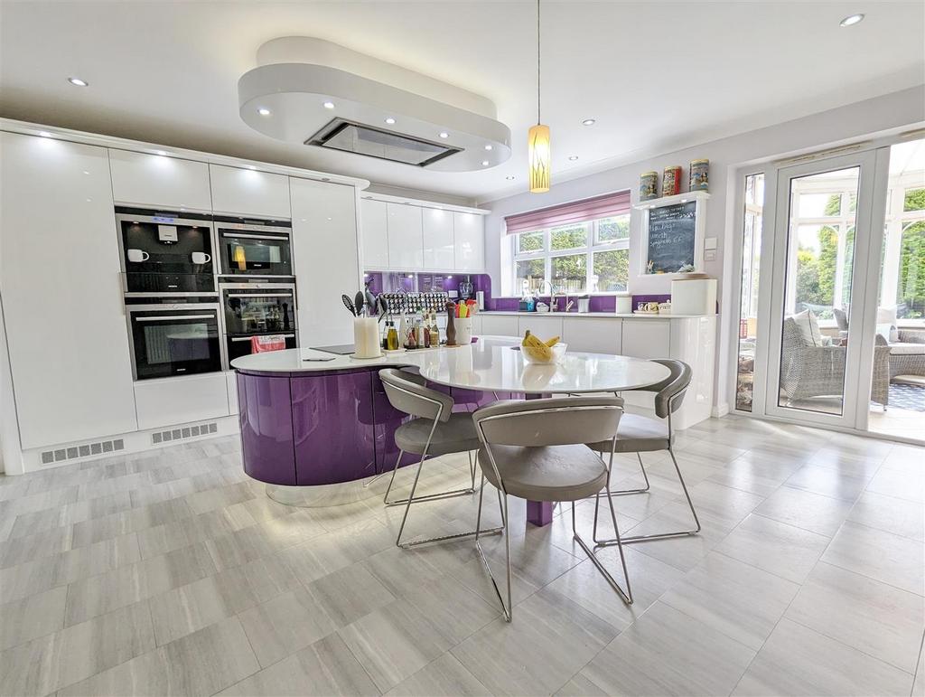 Grand Manor Drive, Lytham 4 bed detached house for sale £945,000