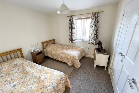 2 bedroom semi-detached bungalow for sale - St James Close, Quedgeley