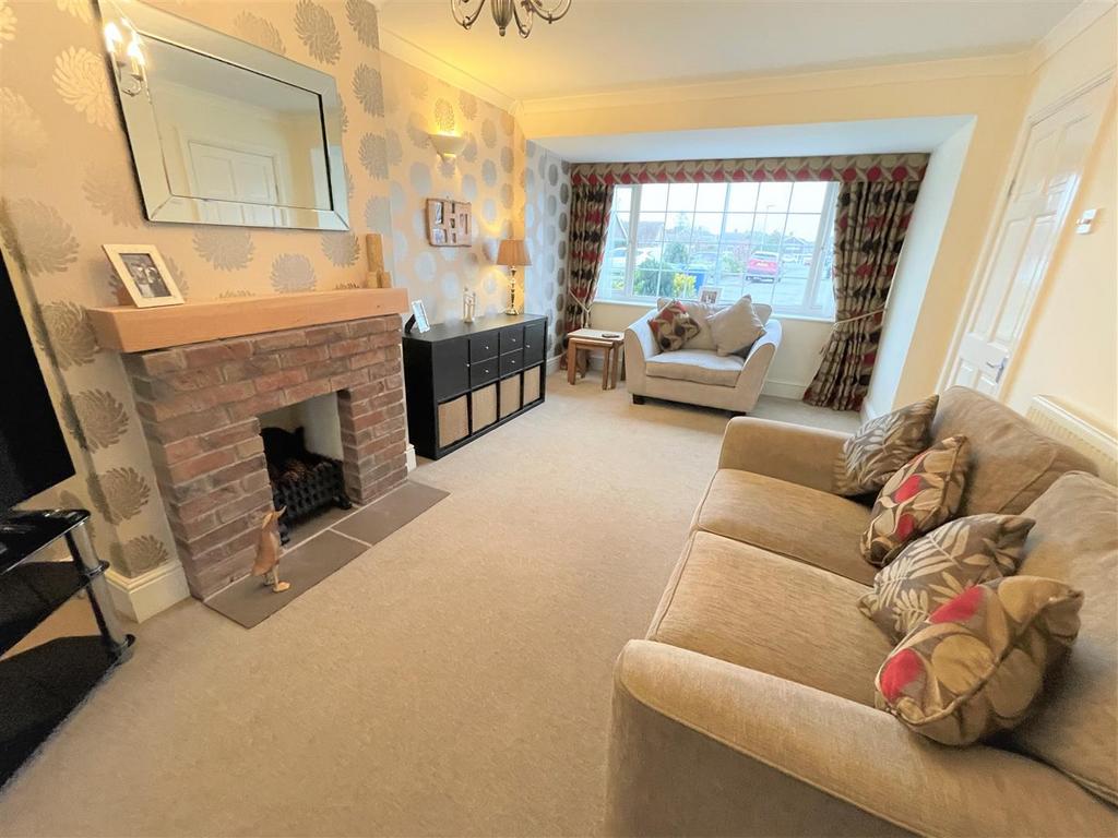 Fields Drive, Aslockton 4 bed semidetached house for sale £299,950