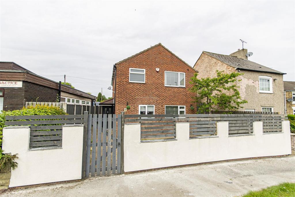 Littlemoor, Chesterfield 3 bed detached house for sale £299,950