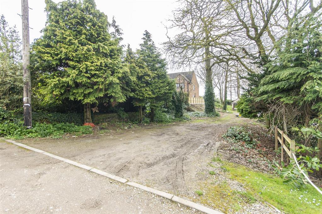 Central Drive, Wingerworth, Chesterfield Plot for sale £230,000