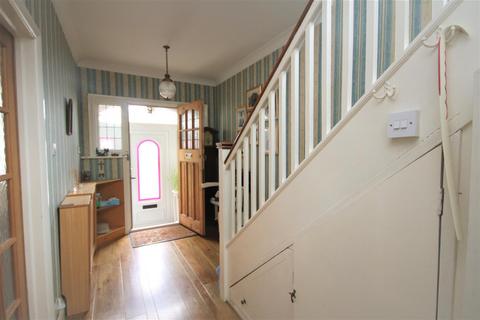 76 Gloucester Gardens, Cockfosters, Barnet, EN4 0QP