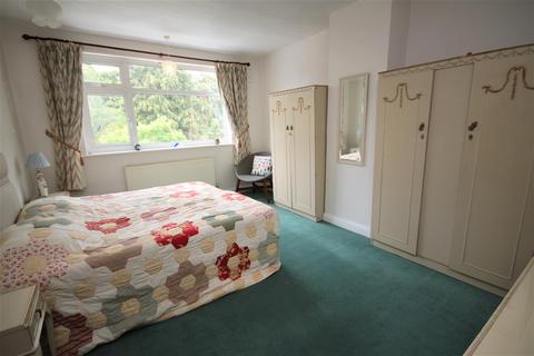 76 Gloucester Gardens, Cockfosters, Barnet, EN4 0QP