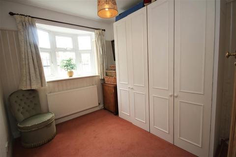 76 Gloucester Gardens, Cockfosters, Barnet, EN4 0QP