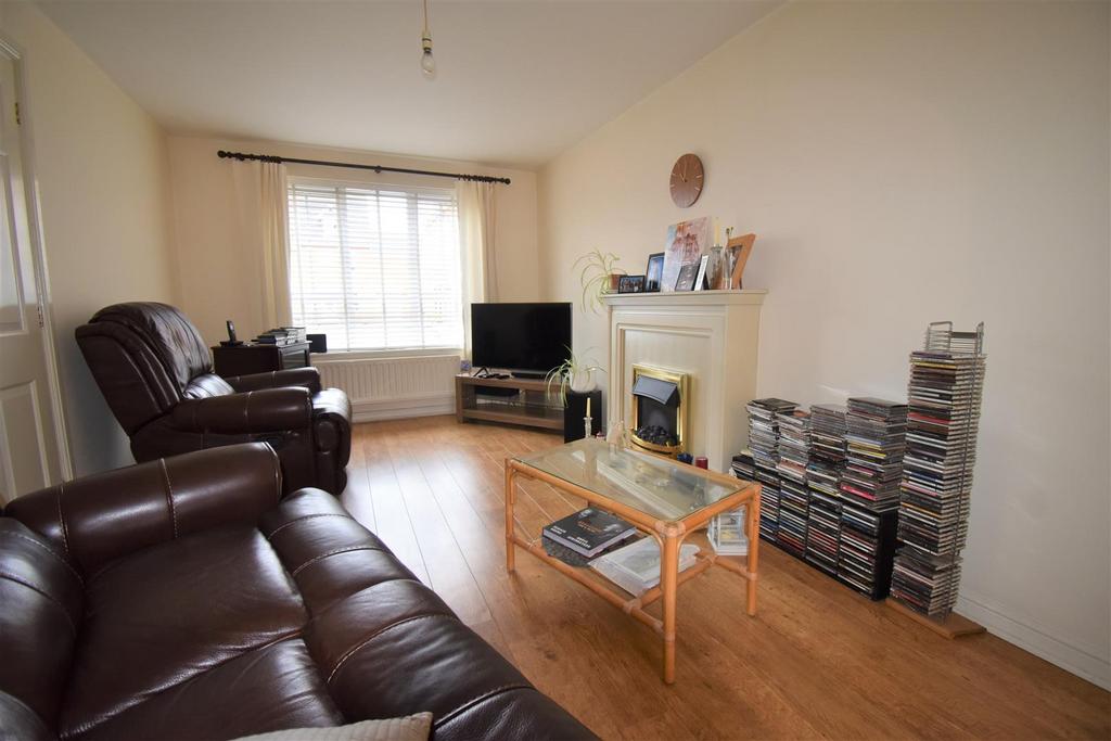 Howes Drive, Marston Moretaine, Bedford 3 bed terraced house £300,000