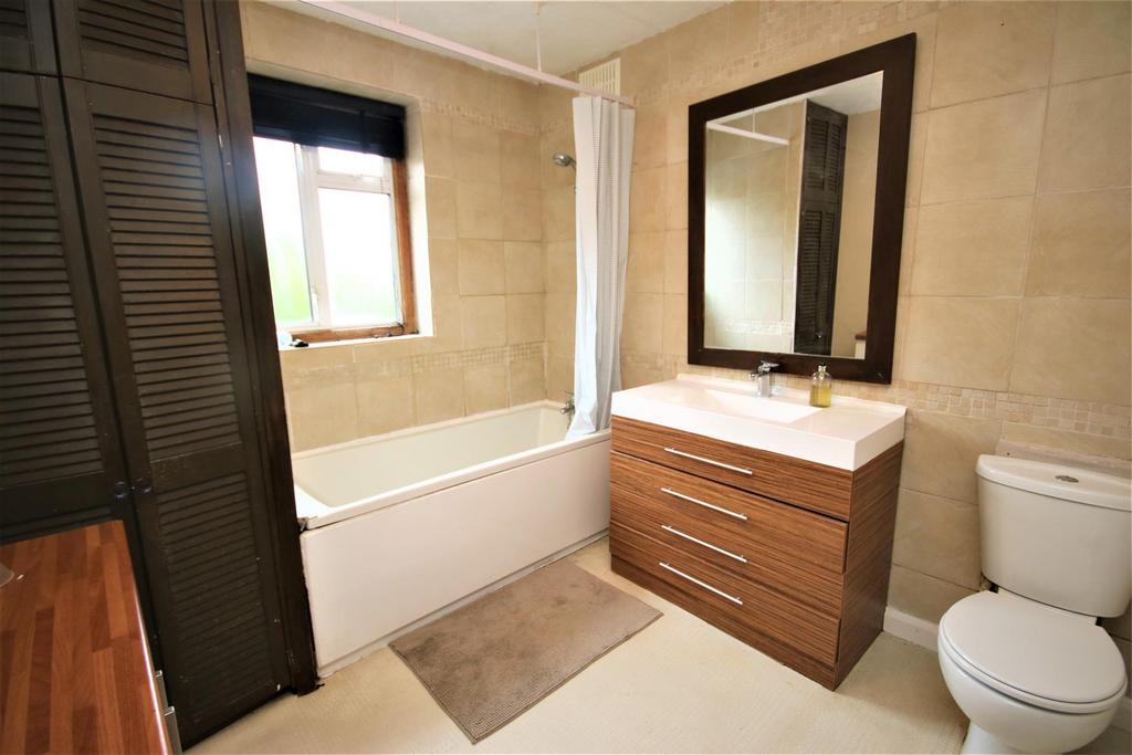 Family bathroom:
