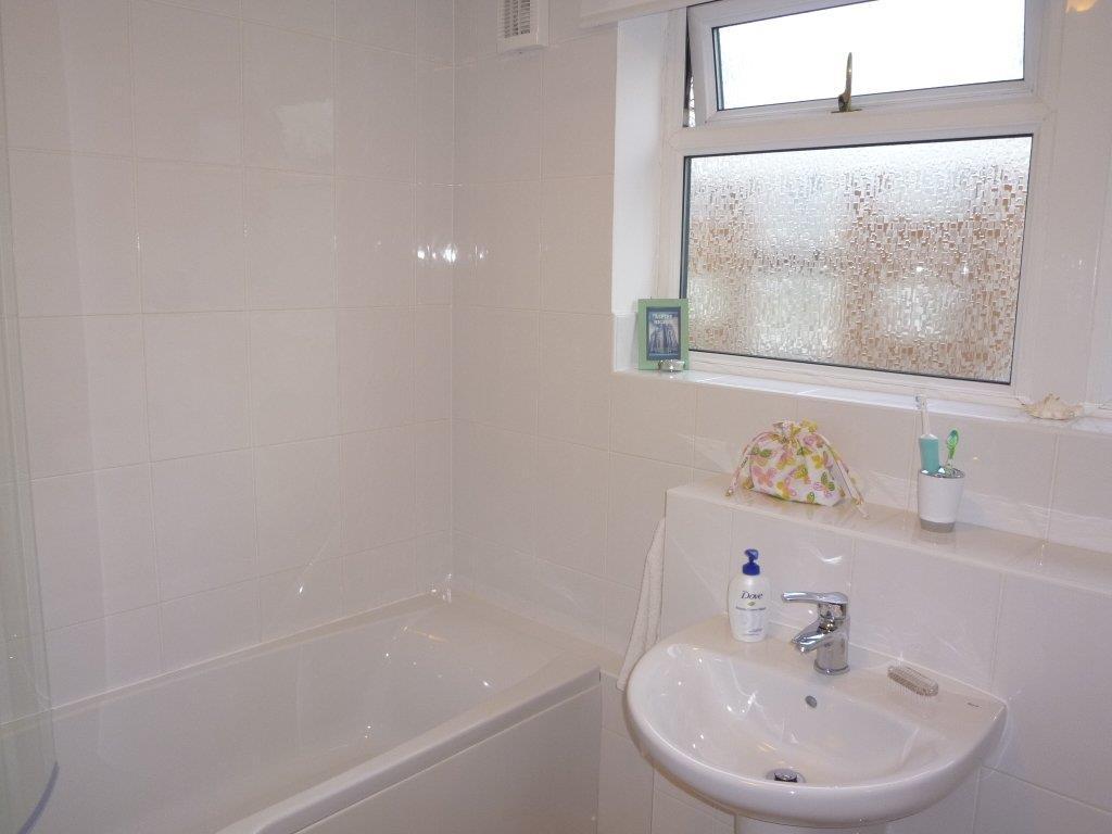 Malvern Park Avenue, Solihull, B91 3EA 2 bed apartment £995 pcm (£230 pw)