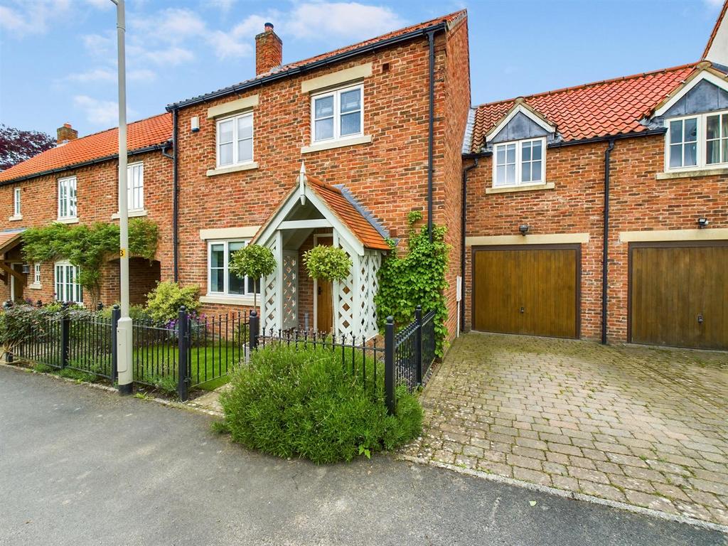 3, Wainds Field, Kirkbymoorside, York, North Yorkshire YO62 6JG 4 bed