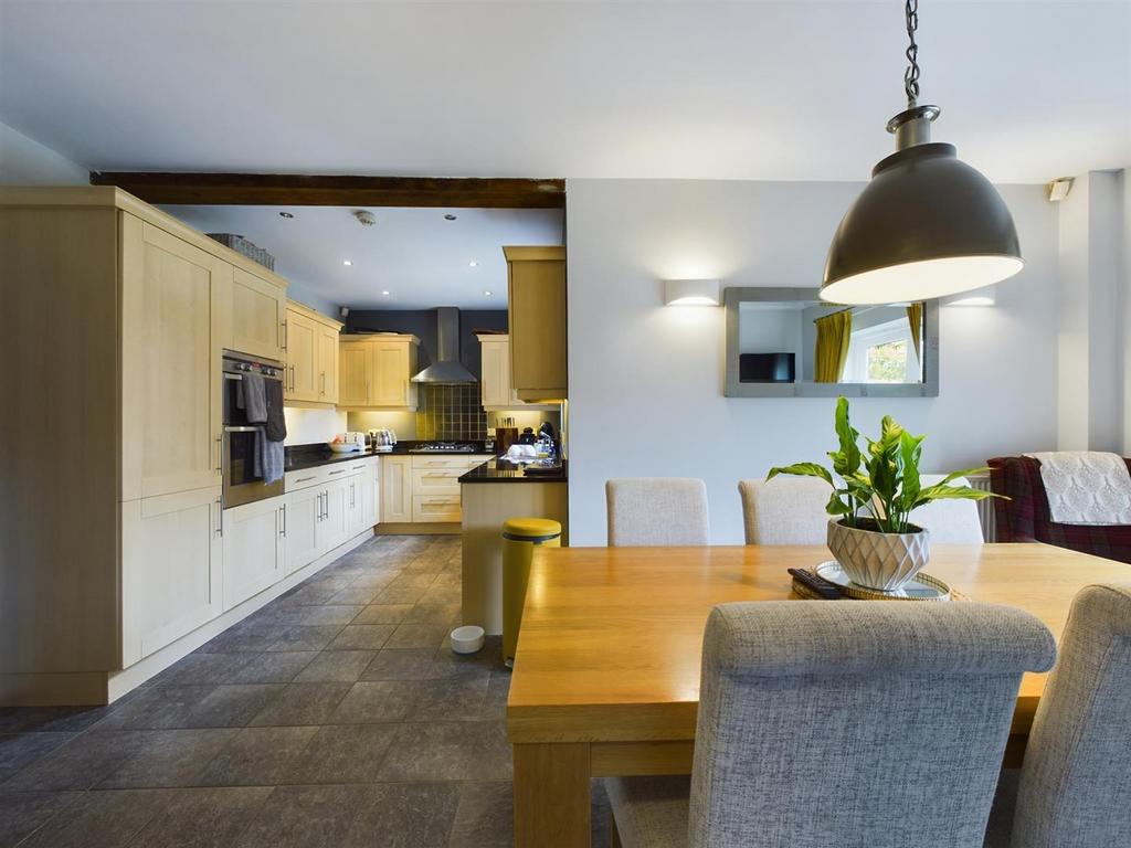3, Wainds Field, Kirkbymoorside, York, North Yorkshire YO62 6JG 4 bed