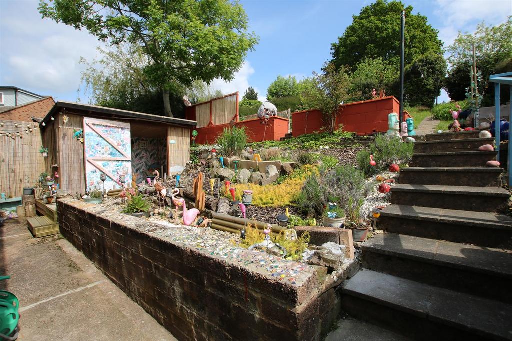 Garden 1.JPG
