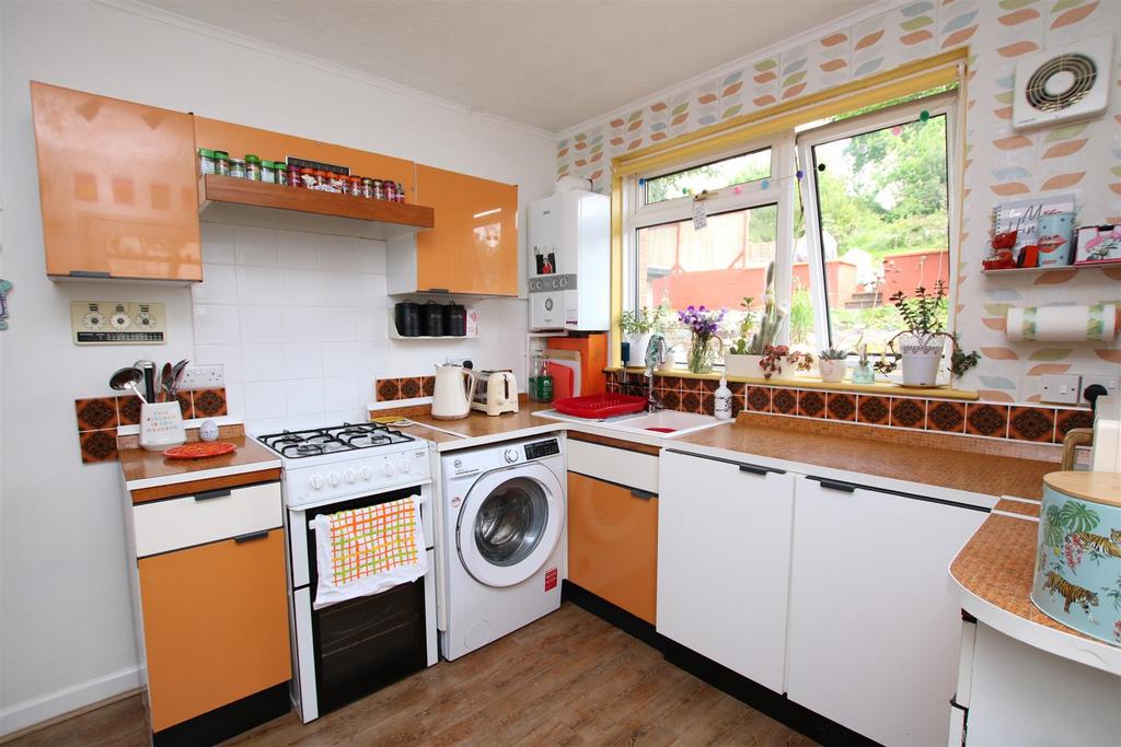 Kitchen..JPG