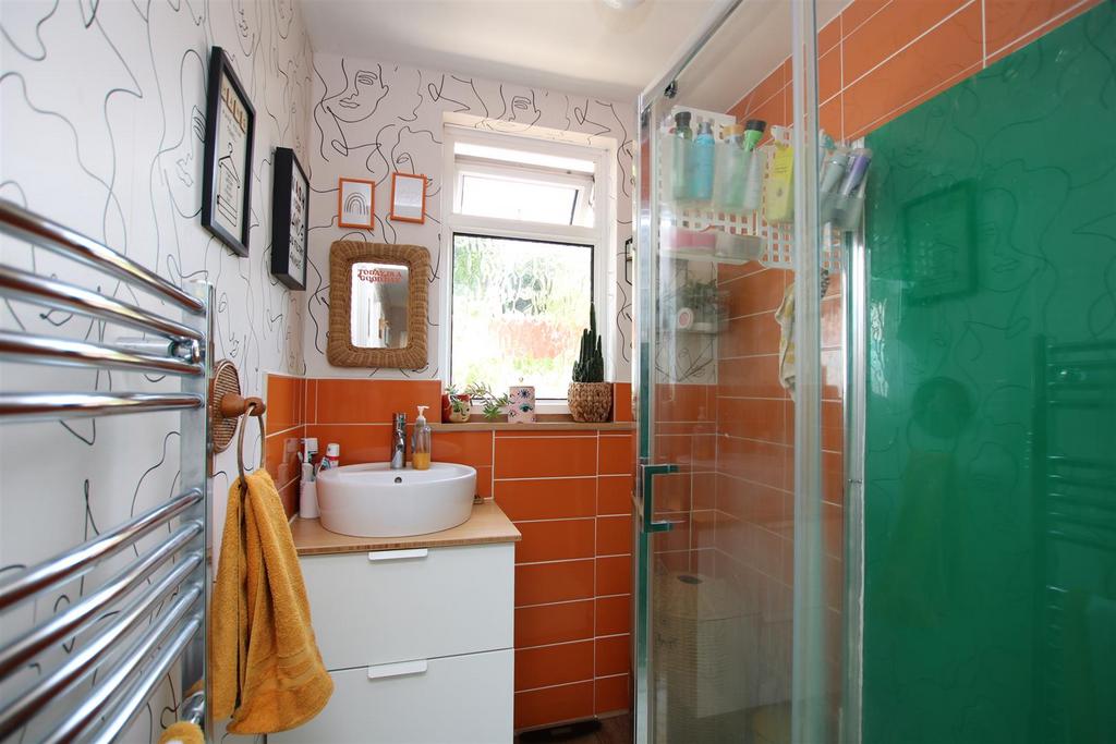 Shower Room.JPG