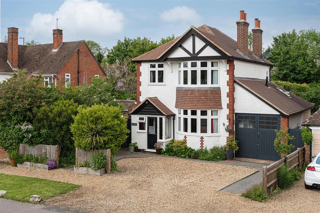 Deepdene Avenue Road, Dorking 3 bed detached house for sale £825,000