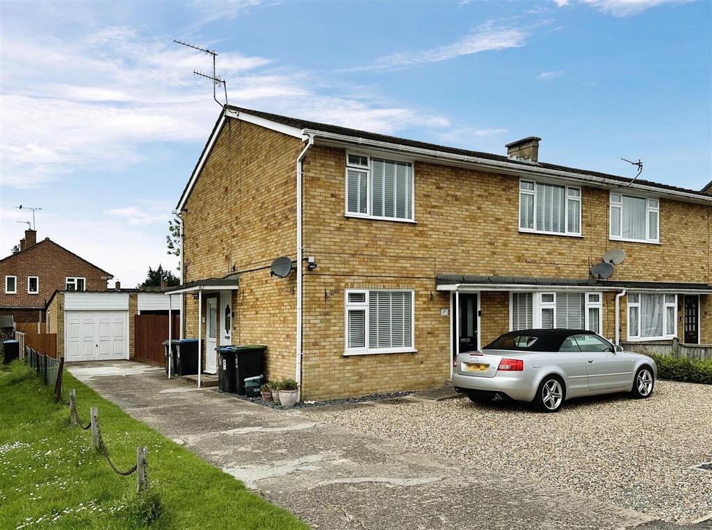 Hardy Road, Hemel Hempstead HP2 2 bed for sale £300,000