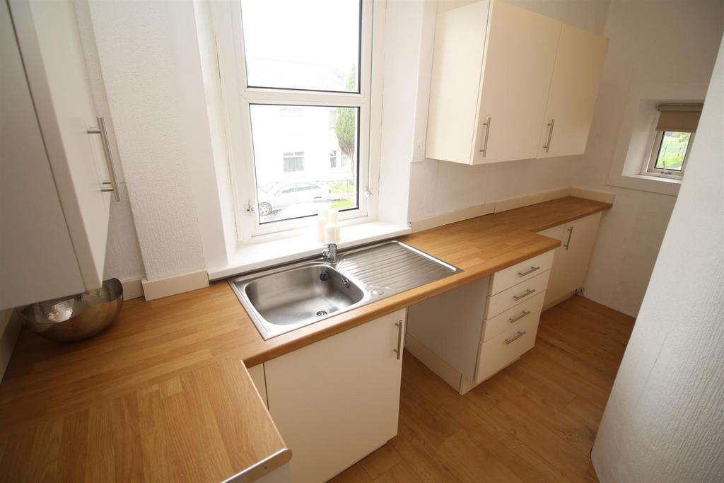 Bannockburn Street, Greenock 2 bed flat £83,000