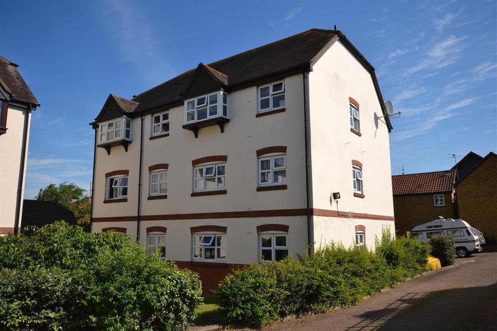 Culver Rise, South Woodham Ferrers... 2 bed apartment £825 pcm (£190 pw)