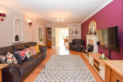 7 Ward Close, Cheshunt, Waltham Cross, EN7 6BJ